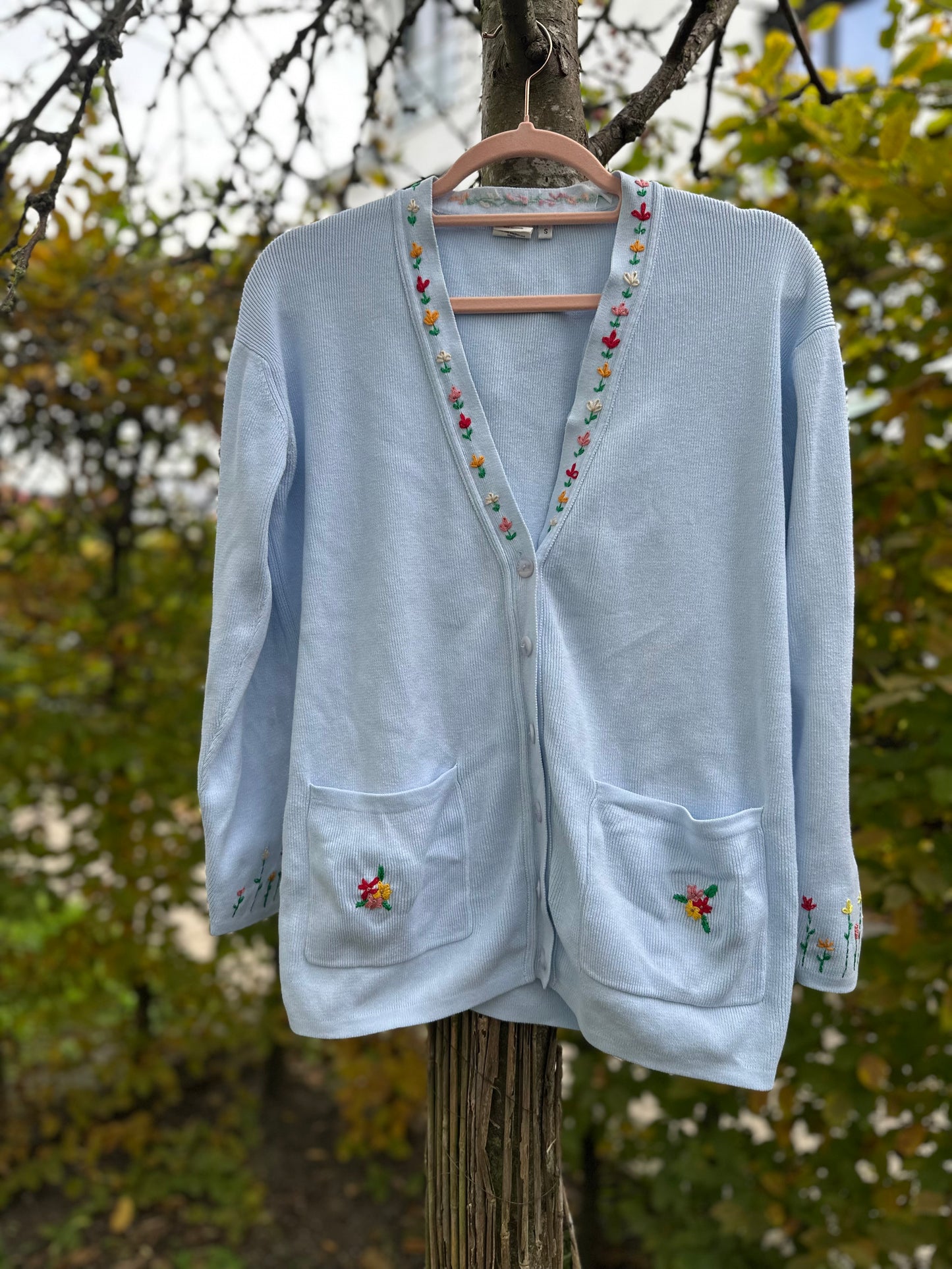 Blaue Cardigan