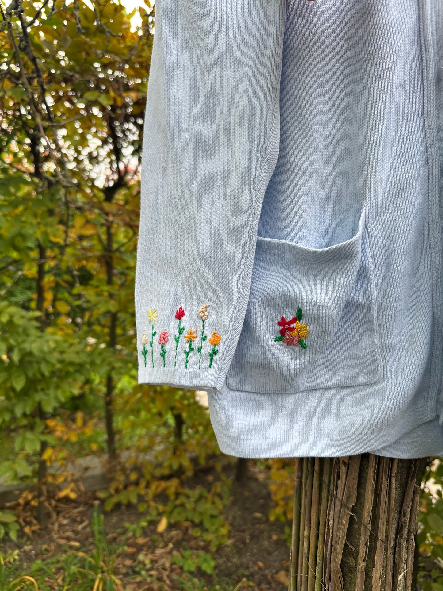 Blaue Cardigan